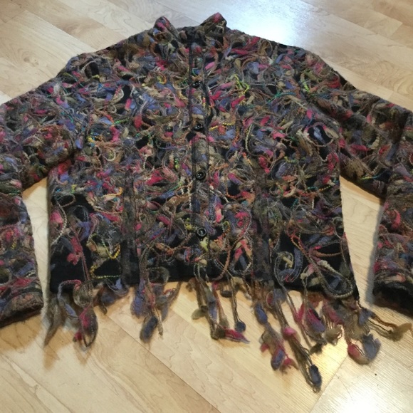 Cute, Unique and Quirky Canvasbacks Yarn Sweater. - Picture 4 of 8